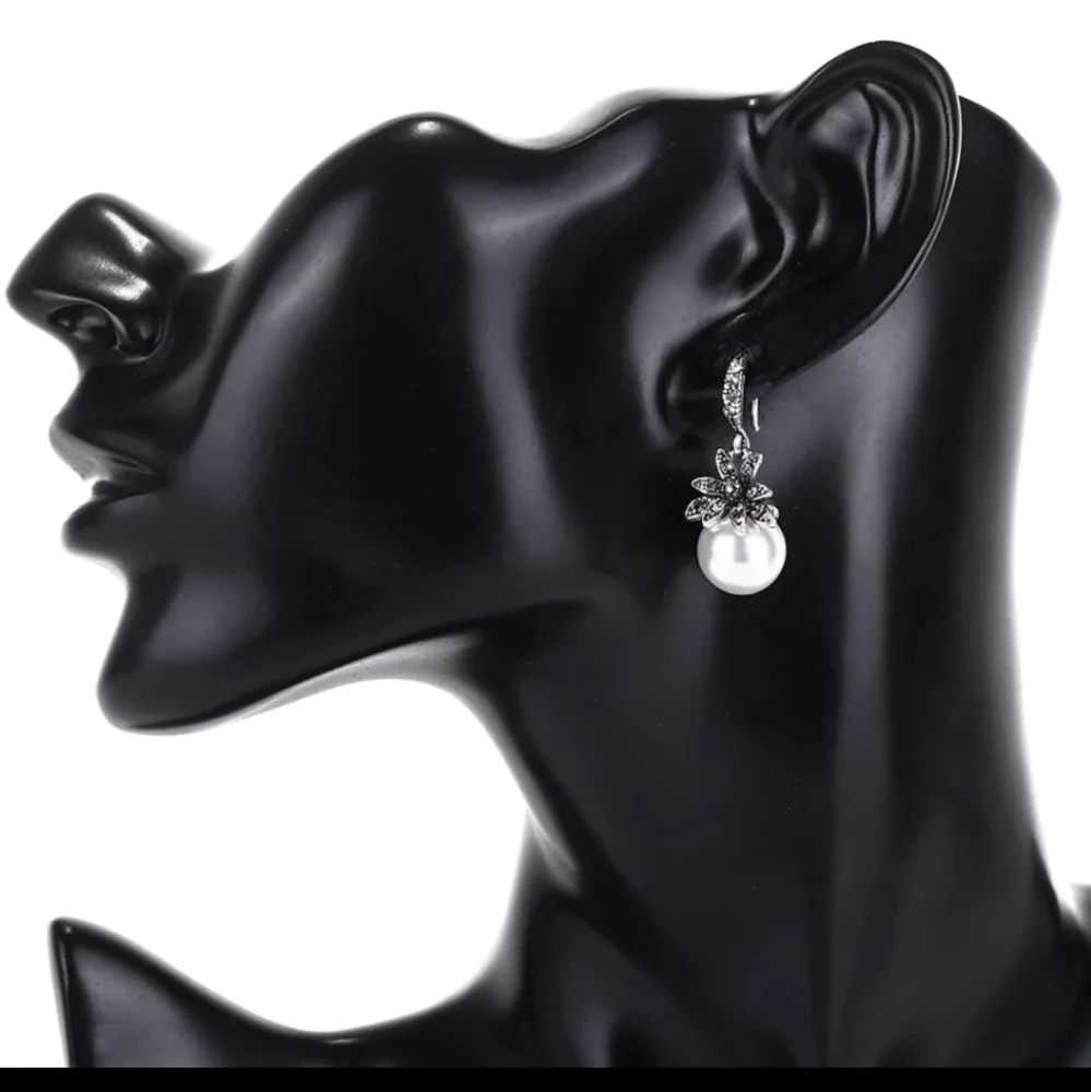 Gorgeous Vintage Champagne Pearl Earrings - Picture 11 of 11